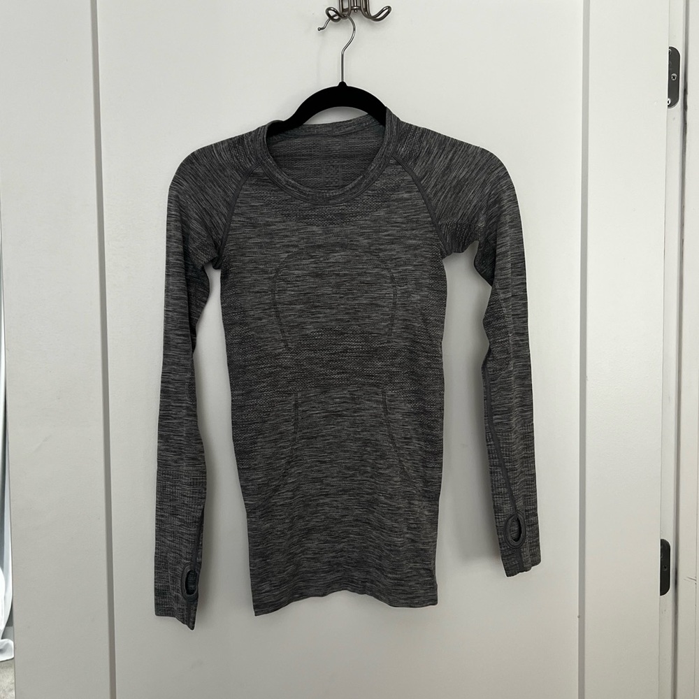 COPY - Lululemon swiftly tech long sleeve